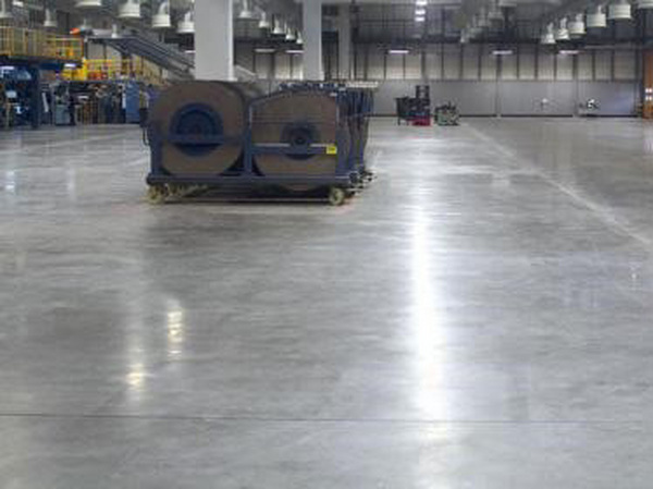 可广泛应用的金刚砂耐磨骨料地坪